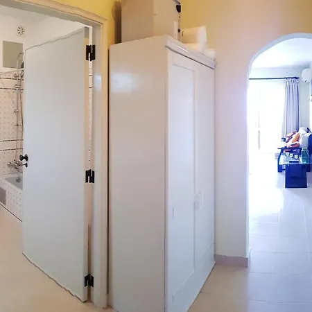 Elegant With Sea View In 40 M² Shared Pool