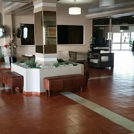 Charming In 40 M² With Shared Pool דירה