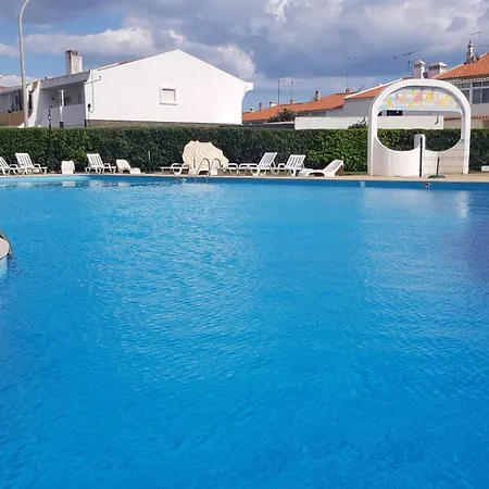 Charming In 40 M² With Shared Pool דירה *
