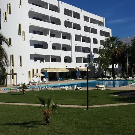Charming In 40 M² With Shared Pool דירה אלבופיירה